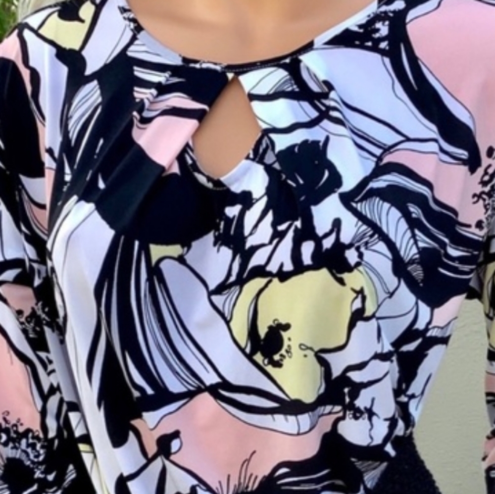 Dana Buchman Abstract Printed 3/4 Length Sleeve Top - Picture 3 of 3